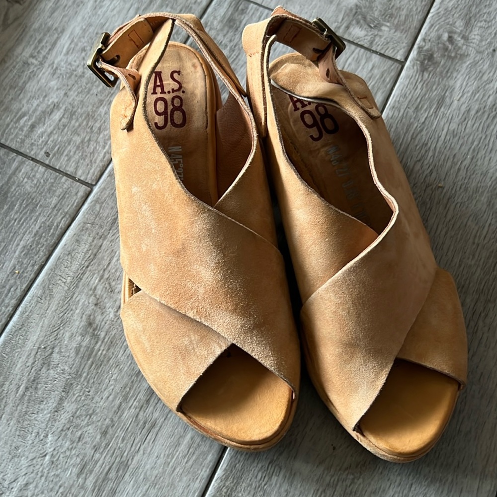 A.S. 98 Callen Leather Heels in SAND size 37 (7-7.5)